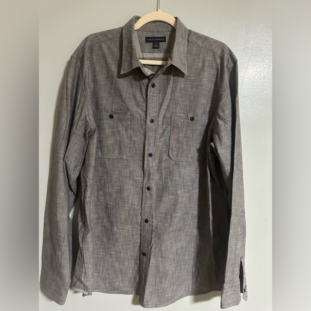 Banana Republic Mens Grey Shirt,Double Pocket Chambray, Size (L)